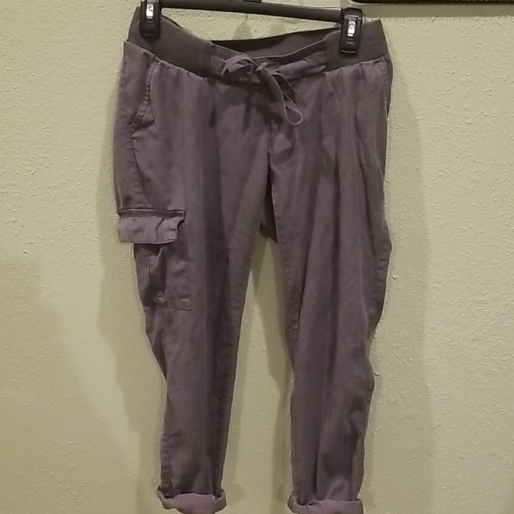 🔥5/$20 Maternity capri pants